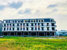 NHÀ PHỐ LIỀN KỀ HIỆN ĐẠI 1 TRỆT 3 LẦU NGAY TRUNG TÂM TP NGÃ BẢY,HẬU GIANG