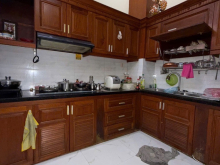 Ngang hơn 4m, 34m2 với 3 tầng 3pn3wc. Cách 1 căn ra mặt tiền. Hẻm trên 3m. Đẹp 