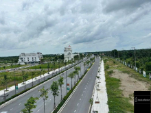 Bán nhà phố lk, biệt thự  mặt tiền đại lộ 40m, DT818, ngay cạnh UBND xã Thủ Thừa