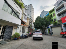 BÁN GẤP NHÀ MAI THỊ LỰU Q1, DT 9.2M x 15M, GIÁ 38 TỶ