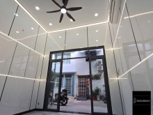 Chỉ 4,55 tỷ - sổ hồng 67,98 m² (3,8 x 14,6) - nhà đẹp đường Phù Đổng Thiên Vương