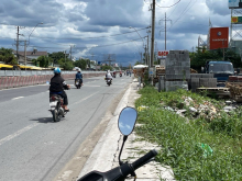 Bán Đất Mặt Tiền Quốc Lộ 1A gần vòng xoay Tp Tân An 250 mét. 0918899525