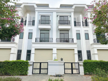 bán ngộp căn nhà phố view sông 1 trệt, 2 lầu giá 2,1tỷ ở Solar City