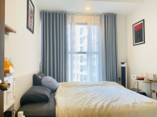 Saigon Royal cho thuê căn 1 phòng ngủ + 1, căn góc, view hồ bơi, giá TL