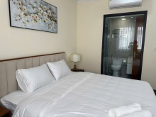 nhà đã đầy đủ đồ , xách. Vali tới và ở thôi ạ