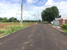 Bán lô đất gần chợ Láng Dài sát QL55