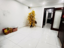 Nhà phân lô Võ Chí Công 7 tầng - MT 5m - gara 2 ô tô - thang máy - sổ hoa hậu.