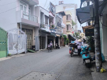 Nhà cũ tiện xây mới, ngang 4m, 32m2, hẻm xe hơi, Bình Thạnh giáp q1 
