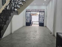 Nhà 4 tầng 4*15 hiện có 3pn, 2 sân thượng trước sau, cách mặt tiền 1 căn nhà