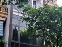 Cho thuê nhà nguyên căn 6 tầng, thang máy, Mặt phố Hoa Bằng