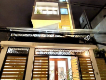 BÁN NHÀ LÝ SƠN, LONG BIÊN : 101m² - 6T - Mt: 5,2m - 19,6 Tỷ, THANG MÁY, Ô TÔ