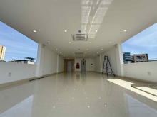 THANH XUÂN: 98m² - 9 TẦNG THANG MÁY - MẶT TIỀN HOA HẬU, VỊ TRÍ ĐẸP NHẤT PHỐ 