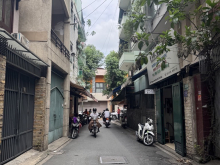 Nhà ngang 4m, 54m2. Hẻm nhựa 6m. Sổ vuông vức, hoàn công đầy đủ. 4pn