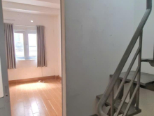 Chỉ 2,3 tỷ - hẻm thông Nguyễn Tất Thành - sổ 17,1 m2 - nhà đẹp 3 tấm