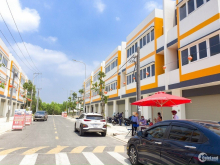 Cần bán nhà mặt tiền kinh doanh Oasis City, KCN Mỹ Phước, thị xã Bến Cát