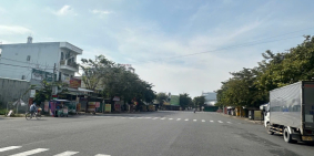 chính chủ cần bán gấp lô đất đối diện công viên sát chợ xuyên á. 5x18 rất đẹp