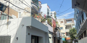 Hxh sát MT Bằng Đằng 3 tầng 6.8*15 CN 105m2 đang chi 2 sổ 2 nhà riêng biệt
