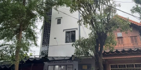 Toà căn hộ dịch vụ 6 Tầng 21 phòng doanh thu 780tr/năm