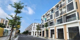 Bán nhà riêng: Bán giá tốt nguyên căn Nhà phố Long Hậu 120m2, gần trường liên cấ