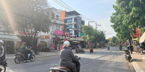 Bán đất thổ cư: Chính chủ gửi bán lô đất mặt tiền Lê Văn Thịnh, Phường Bình Trưn