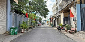 Bán nhà riêng: Bán nhanh nhà hẻm 483/ Lê Văn Qưới, 80m2, 2 lầu, hẻm 8m. Giá: 7.8