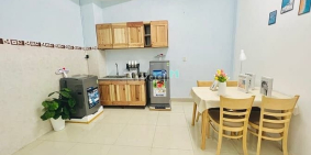 Nhà riêng: Căn hộ 1 phòng ngủ, 1 phòng khách, ban công riêng ở Tây Sơn Tân Phú