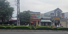 Bán nhà riêng: Bán 3 căn nhà rất rộng mặt tiền 30 tháng 4 gần chợ Da Liễu, Cần T