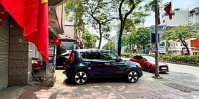 Bán nhà riêng: Bán nhà 5 tầng mặt phố Nguyễn Văn Cừ, Ngày 1 Hiếm, KD sầm uất 70m