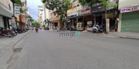 Bán nhà riêng: Bán nhà mặt phố Chùa Láng-Lô góc- KInh doanh đỉnh- Phố sinh viên