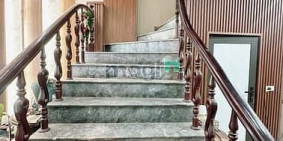 Bán nhà riêng: Mặt phố Nguyễn Văn Linh, 50m2- 4T, đoạn trung tâm phố, sổ vuông đ