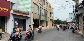 Bán nhà riêng: Cần bán gấp Góc 2 Mặt Tiền Lê Trọng Tấn, 9x20m, 6 lầu HDT 165tr- 