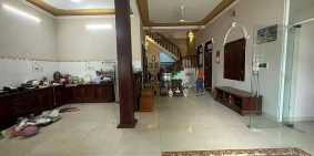 Bán nhà riêng: Ngộp, cần bán nhà Trịnh Đình TRọng, 9,5x21, hẻm oto, Giá 12,5 tỷ 