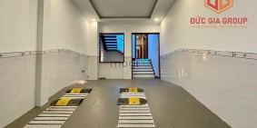 Bán nhà phố dự án: Bán nhà mặt tiền đường Nguyễn Ái Quốc;  1 trệt 3 lâu 147m2 gi