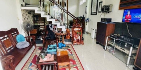 Bán biệt thự: Nhà P.Hoà Bình cũ ( Trấn Biên) 58m2 kiêng cố 2 tấm đường xe hơi 3,