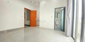 Bán biệt thự: Ngộp, Cần bán nhà mặt tiền Lạc Long quân, 4x13 , 2 lầu, 9,2 tỷ TL