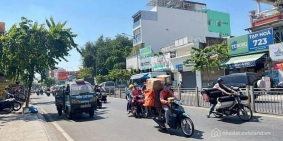 Bán biệt thự: Ngộp, Bán nhà Mặt Tiền Hòa Bình, 4x17, 5 lầu, 13,7 tỷ Tl