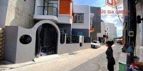 Bán nhà riêng: Bán nhà mới hoàn thiện như hình, P. Bửu Hòa, gần mầm non Sông Khu