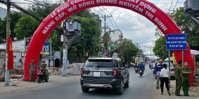 Bán nhà riêng: CHDV 4lầu HXH Nguyễn Thị Định ngang 7.5m 310m2 53PN Tmáy TN200tr 