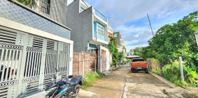 Bán nhà riêng: Bán nhà 3 lầu, đường số 102, TNP A, Quận 9. Nhà 8 phòng đang cho 