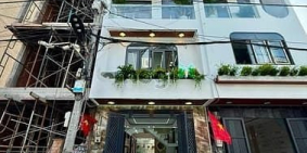 Bán nhà riêng: Nhà đường thông, DT:4.2x19M, Lửng, 3Lầu, 4PN, 6VS, Gara ô tô, S/t