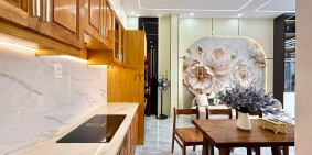 Bán nhà riêng: Nhà bên UBP và trường học, DT:5x12M, Trệt, 2Lầu, 4PN, P.Thờ, Sân 