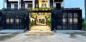 Bán nhà riêng: Nhà bên chợ Cầu Đồng, DT:4.10x20M, Trệt, 3 Lầu, 4PN, Sân ô tô, P.