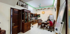 Bán nhà riêng: Cô Liên gửi bán nhà Lê trọng tấn, Định Công Thượng. 40m2, 3 nhà r