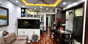 Bán căn hộ chung cư: Bán tập thể Thái Thịnh mặt phố , tầng thấp , diện tích rộng