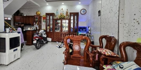 Bán nhà riêng: Q1- Gần mặt tiền- sổ nở hậu- nhà mới