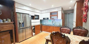 Bán căn hộ chung cư: Chỉ 4,5 tỷ căn hộ A6 Giảng Võ_Ba Đình_t2_view hồ_70m2_2pn 