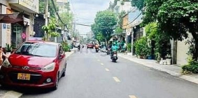 Bán nhà riêng: Bán nhà rẻ đẹp 3 lầu (4x15) 1/ Nguyễn Văn Công p3 Gò Vấp (Sân Bay