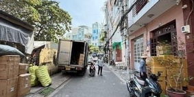 Bán nhà riêng: Mặt tiền Nguyễn Thanh Giản Q.10 -4 tầng hoàn công đủ -13ty5 -dòng