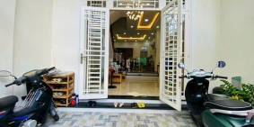 Bán nhà riêng: Tôi Thông cần bán gấp căn nhà Nguyễn Thị Minh Khai, P. Đa Kao, Q1