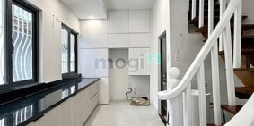 Bán nhà riêng: CMT8 - Nhà Mới Ở Liền - Hẻm 3M - 34M - Nhỉnh 5 Tỷ